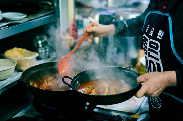 定食でパワーチャージ。