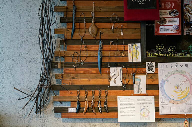 アクセサリーの品揃えも豊富。