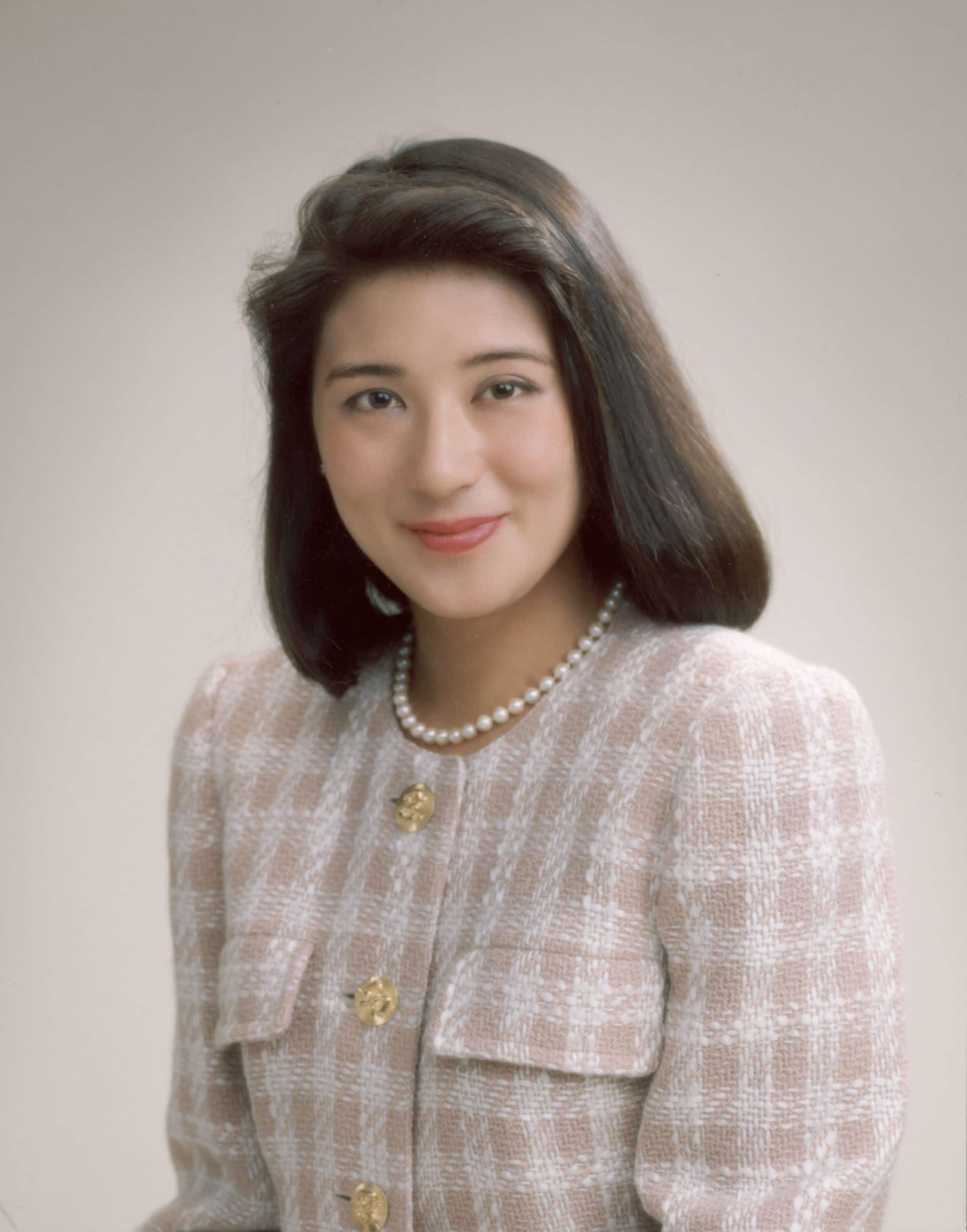 1993年1月8日、皇太子妃内定の直後、皇室会議用の写真を帝国ホテルで撮影　宮内庁提供