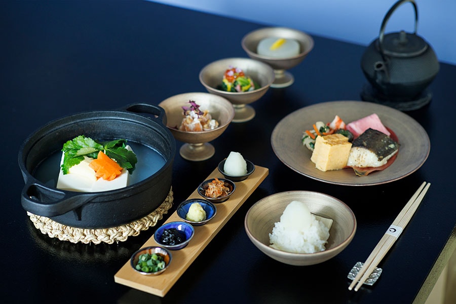 「雪消飯」「温やっこ」など江戸の人々が冬に食べたものから着想を得た料理で身体を温める。