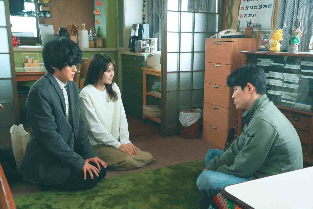 映画『花まんま』より、左から鈴鹿さん、有村架純さん、鈴木亮平さん ©2025「花まんま」製作委員会