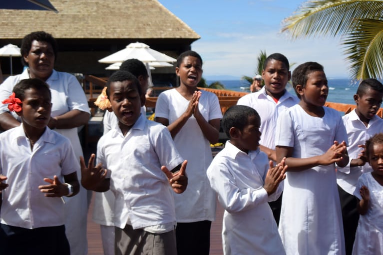 お別れのとき、イサレイの歌を全身で、心の奥から歌い上げてくれます。