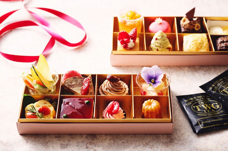 「ストリングス・アフタヌーンティー TO GO」4,000円、「ストリングス・アフタヌーンティー TO GO プチ」3,000円(ともに税別／要予約)。