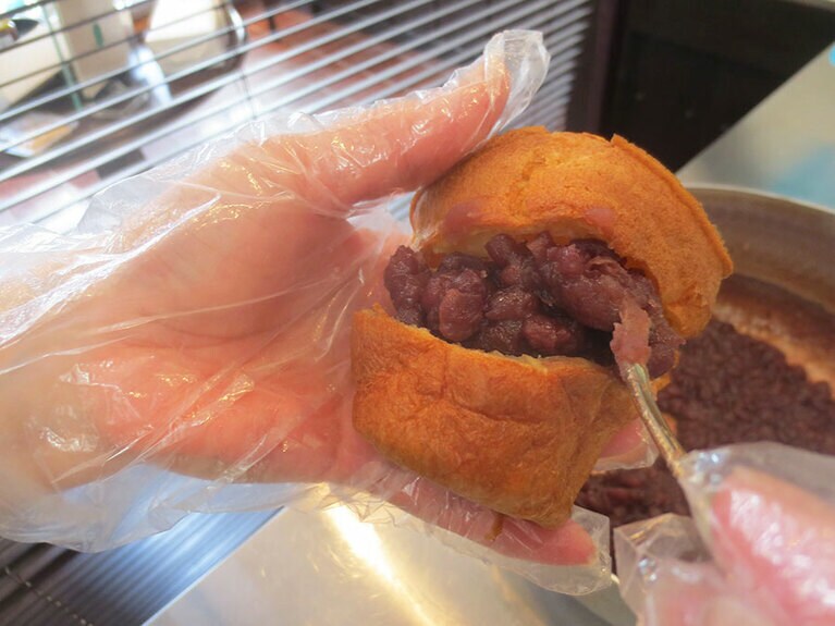 「あんPOP」は、注文が入ってから、あんこをたっぷり詰めて。