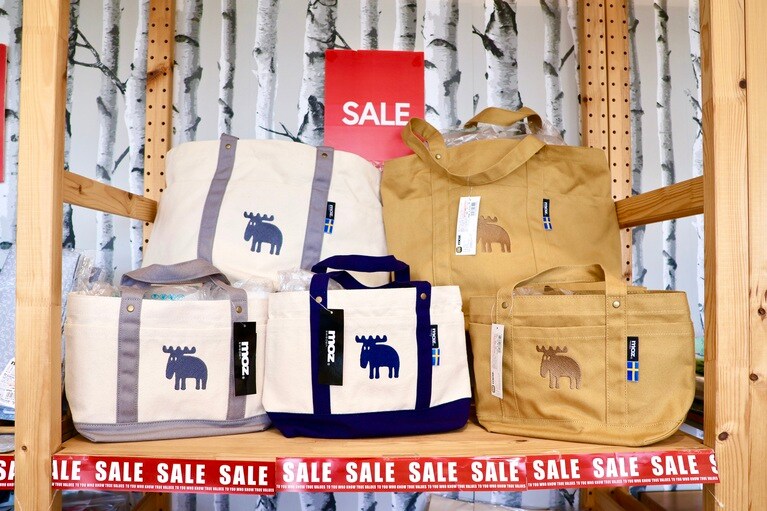 mozのトートバッグ Mサイズ 3,080円→2,464円、LLサイズ 4,730円→3,784円。