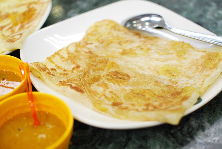 マレーシア人が大好きな軽食「ロティ・チャナイ／Roti Canai」。朝食や小腹がすいたときのおやつに食べる。