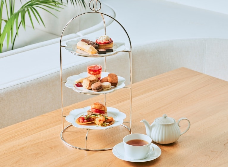アフタヌーンティーも。「MAISON AFTERNOON TEA（ドリンクフリーフロー付）」7,700円。