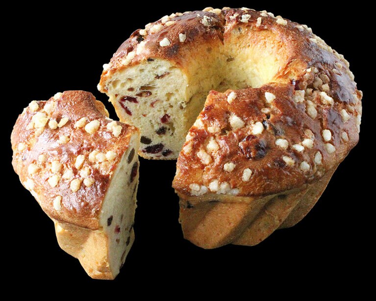 パスティス・ランデス(フリュイ) 2,160円は洋酒漬けのミックスフルーツ入り。オレンジの風味が特徴的。