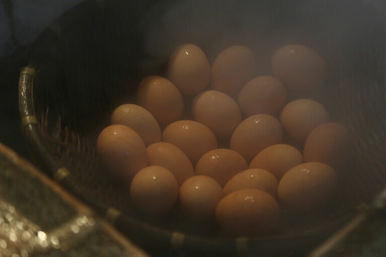 サリーガーデンの宿 湯治柳屋［大分／別府 鉄輪温泉］地獄蒸し 卵。