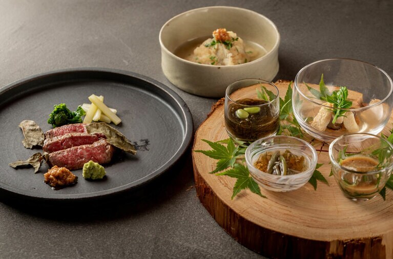 雪室で熟成させた野菜や「夢ごこち」をはじめとした4種類の有機米など、素材へのこだわりを感じる。