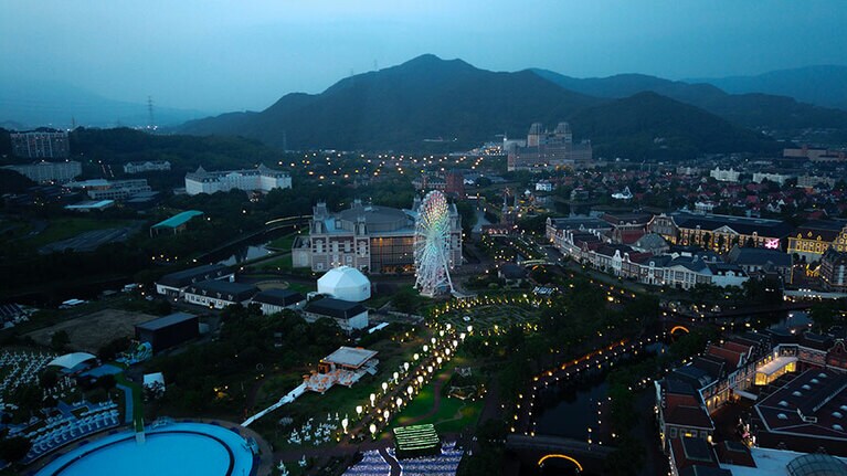 地上80mの高さ「ドムトールン展望台」からの夕暮れの景色。
