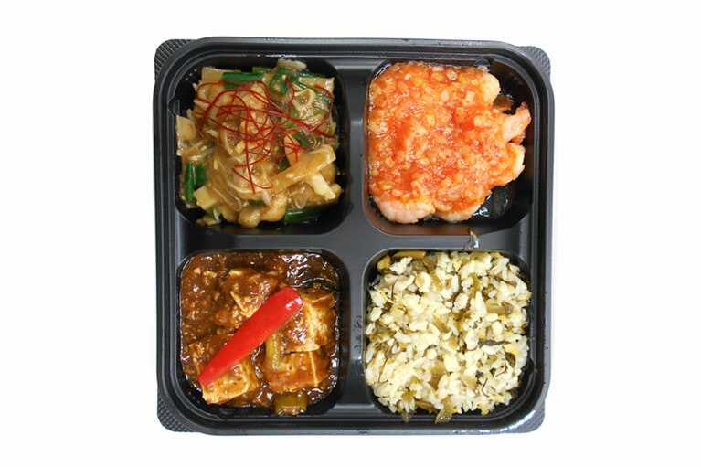 高菜炒飯と四川麻婆豆腐の中華弁当 699円。