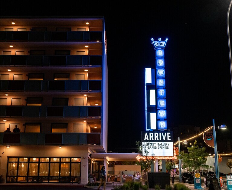 【Arrive Albuquerque】料金／1室109ドル～　www.arrivehotels.com