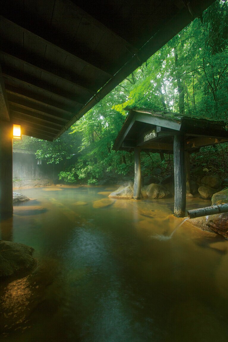 【旅館 山河】Photo: Hiroshi Mizusaki