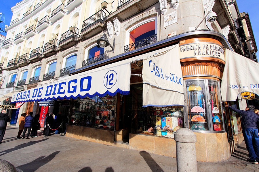 1858年にオープンした扇子専門店「カサ・デ・ディエゴ」。