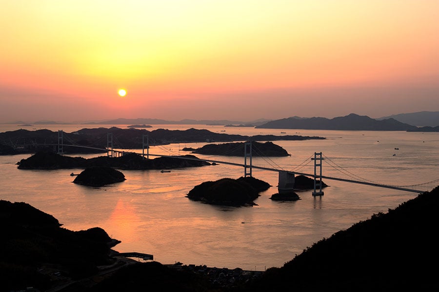 【愛媛県】亀老山展望公園から眺める夕景。