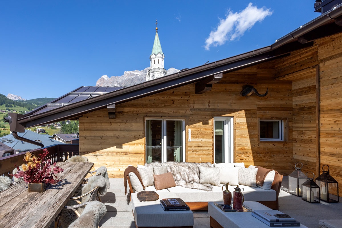 レンツォ・ロッソ氏のお気に入り、“アンコラ・スイート”の広々とした贅沢なテラス。