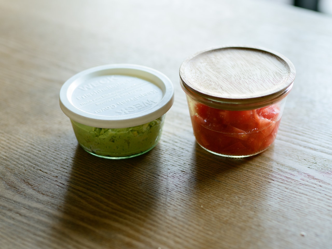 こちらは「WECK」のもので、キッチン雑貨店などでもおなじみの製品。左は直径11センチ×5センチ、右は11センチ×7.5センチ。ふたは別売り。