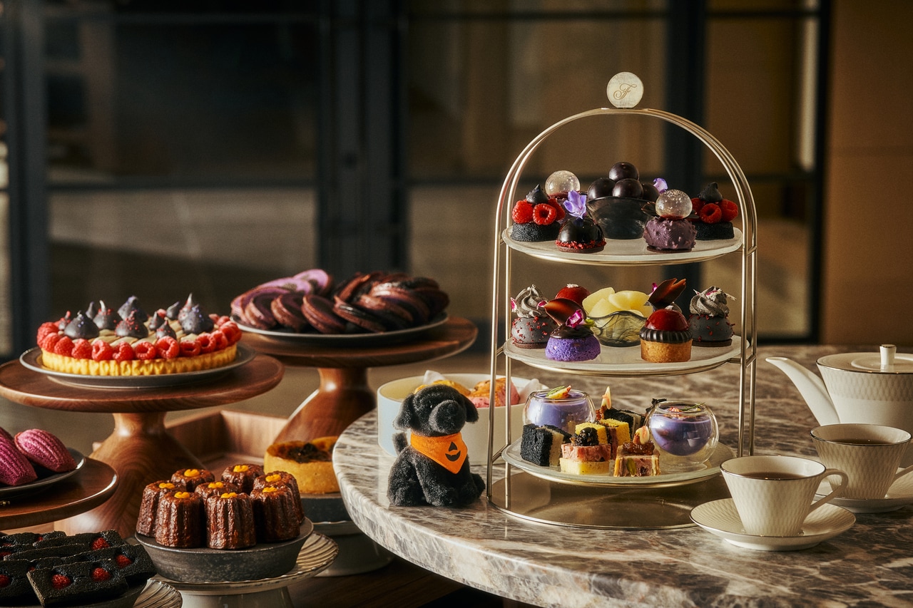 「ゴシックハロウィン アフタヌーンティー」平日1名9,400円～、土日祝1名11,000円～。写真はセリーンJr.付きプラン平日1名10,400円、土日祝1名12,000円（すべて税・サ込）。提供期間2025年10月1日（水）～31日（金）まで。