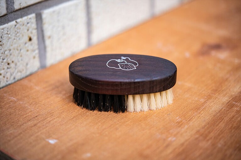 フルーツブラシ H3.5×W9.5×D5cm 1,500円／レデッカー