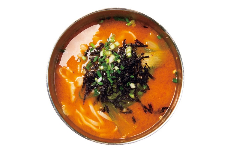 「ジャンカルグクス」は青唐辛子も入ってすっきりと辛い。W10,000。