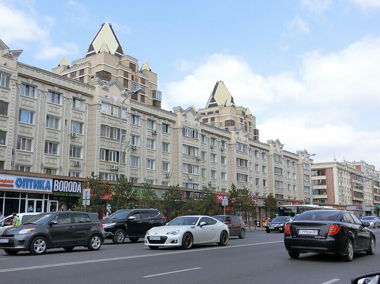 旧ソ連の名残がどこか哀愁を感じさせる旧市街。