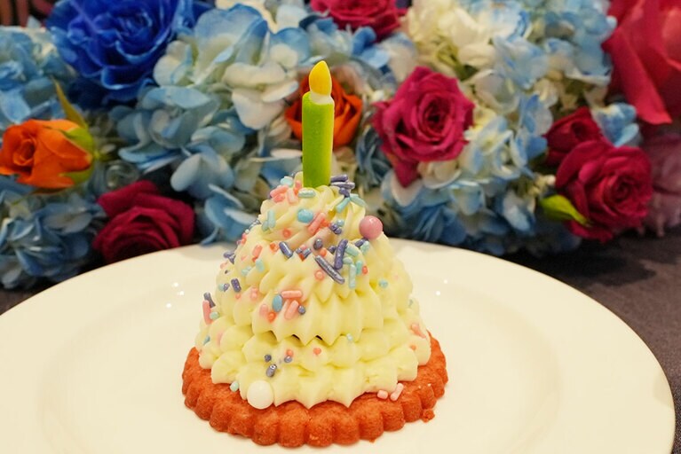 デコレーションケーキの形をしたスイーツも大人気。