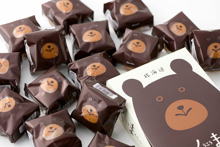 新千歳くうこうまんじゅう 100円(1個)、600円(6個入)、1,000円(10個入)／わかさいも