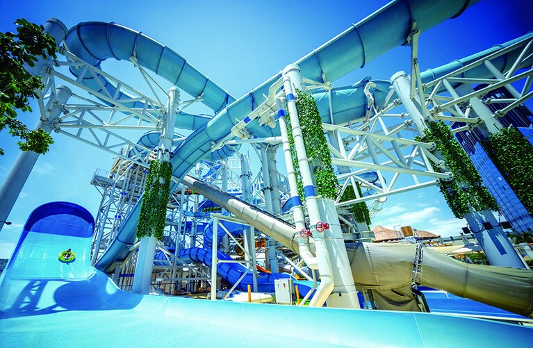 スタジオシティウォーターパーク。友人グループや家族連れに大人気。