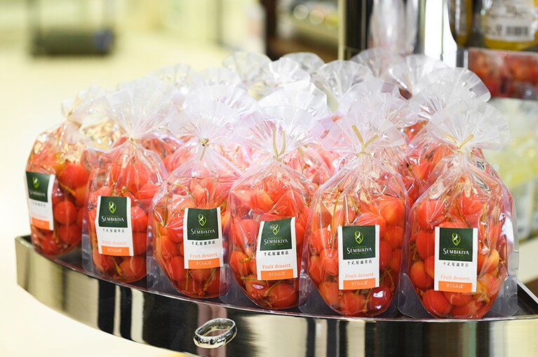 フルーツデザートミニパック（さくらんぼ） 756円。