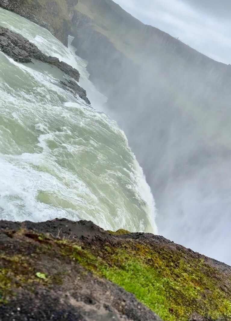 吸い込まれそうな勢い。