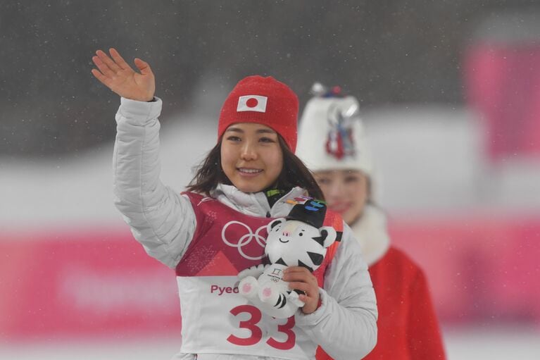 2018年平昌五輪。この頃は太めの平行眉としっかりとしたはね上げアイラインが特徴　©JMPA