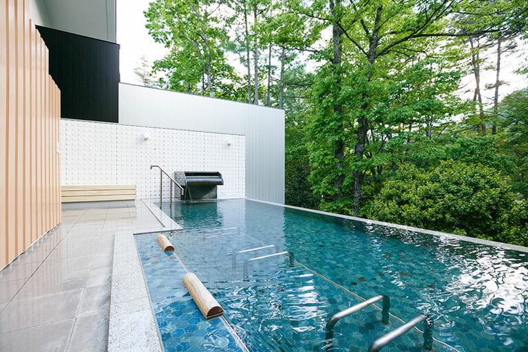 気分爽快な温泉露天風呂。このほか内湯もある。