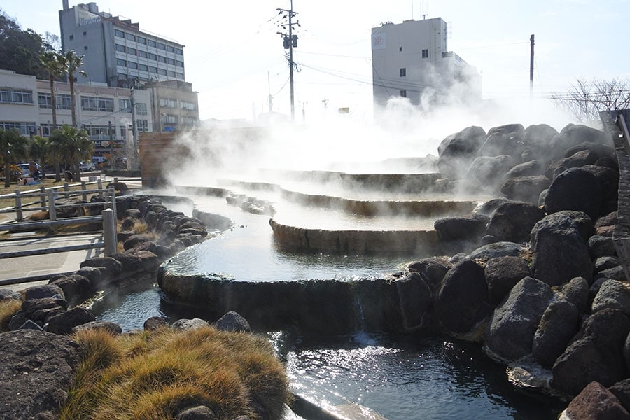 小浜温泉の泉質はナトリウム塩化物泉。0.02％の塩分を含み、しょっぱいです。