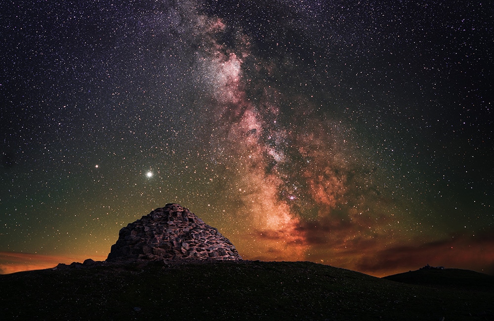 標高519メートル、エクスムア国立公園内で最も標高の高いダンケリー・ビーコンの夜空。© Richard Presley