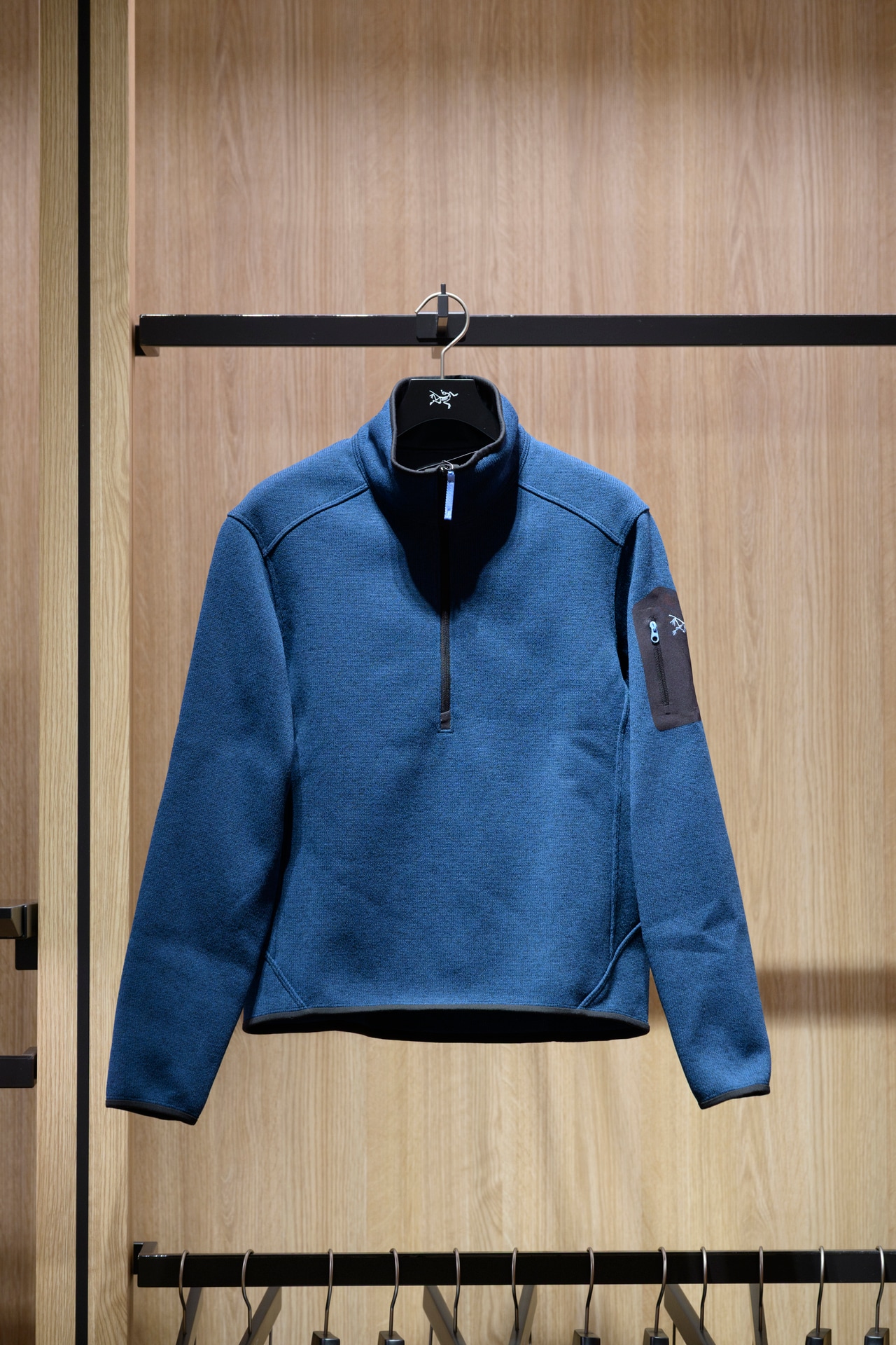 カラー／今季新色のMidnight Frost Heather（ミッドナイトフロストヘザー）。¥27,500