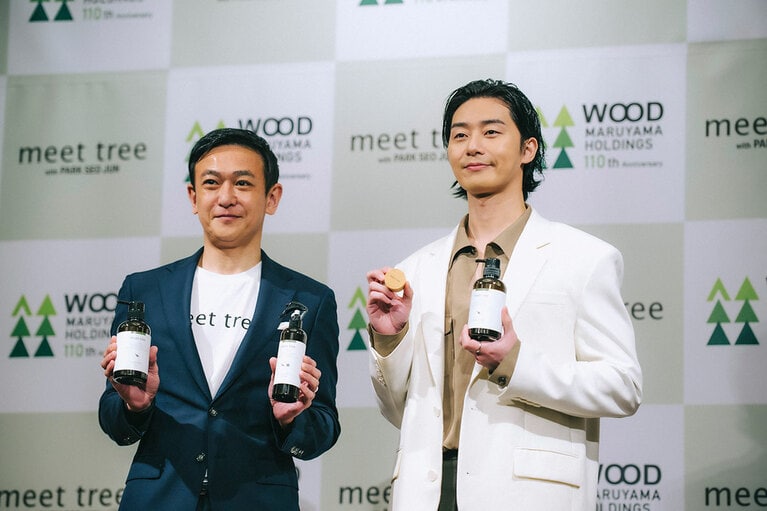 左から：丸山木材ホールディングス株式会社代表取締役の丸山大知さんとパク・ソジュンさん。