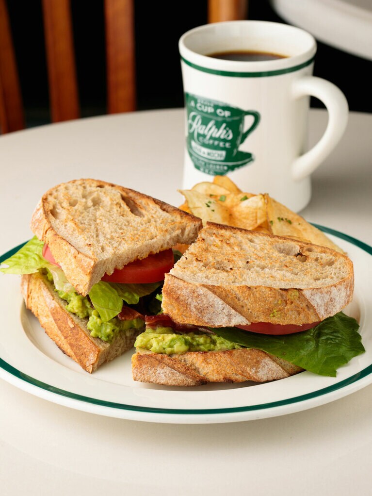 BLATサンドイッチ 1,540円。