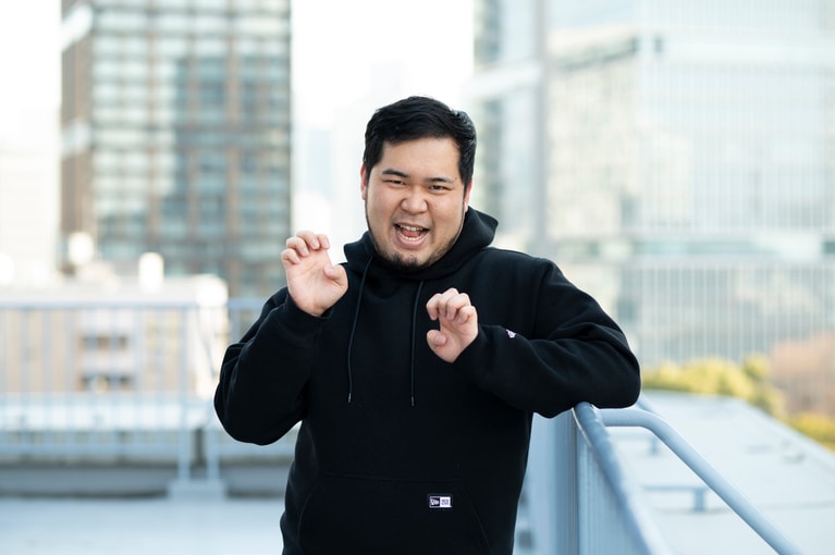 松井ケムリさん。