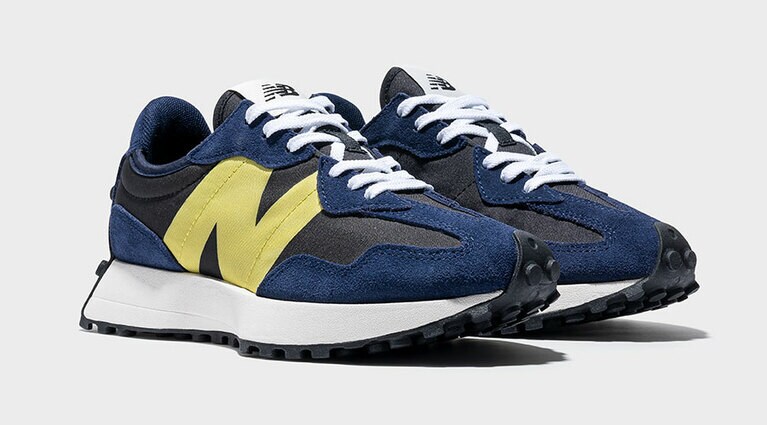 327 WOMEN’S NAVY 9,900円。