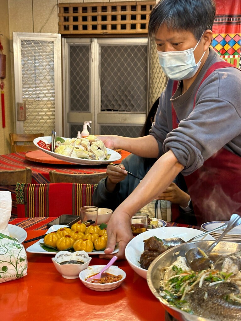 タイヤル料理の達人、女将でありシェフでもある古屏生さん。