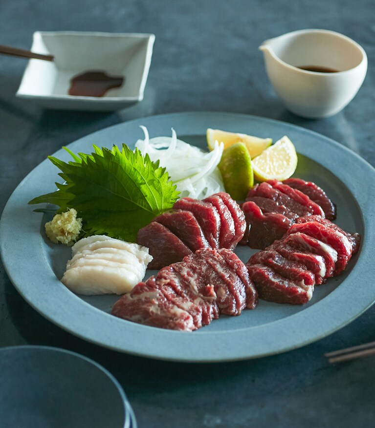 国産馬刺し5種食べ比べセット 醤油付き 約250g(約50g×5種) 5,980円(送料込み)／馬刺し専門店 熊本馬刺しドットコム