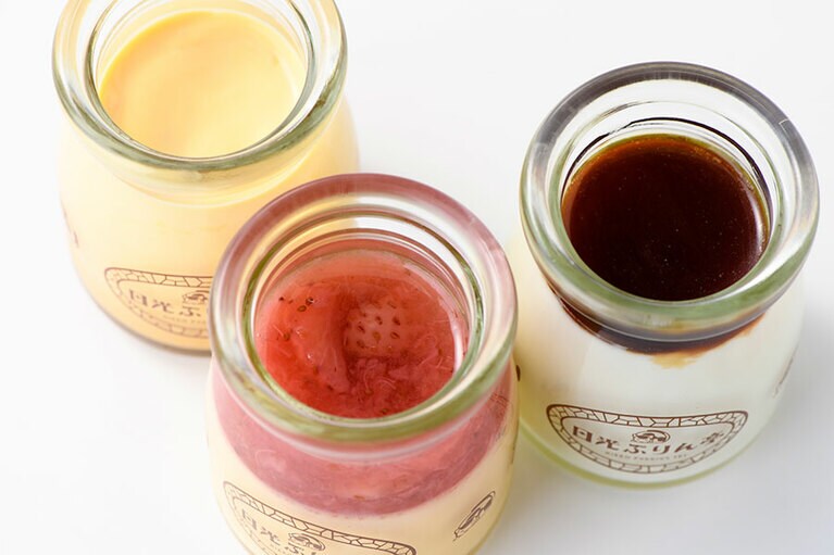 【栃木】日光ぷりん亭の「日光ぷりん」。左から：日光ぷりん、乙女ぷりん、日光珈琲ぷりん。