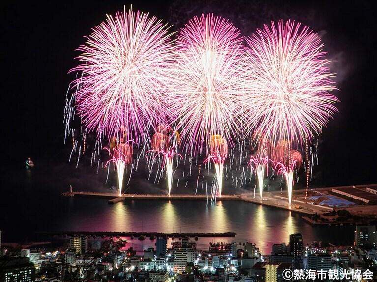熱海海上花火大会。