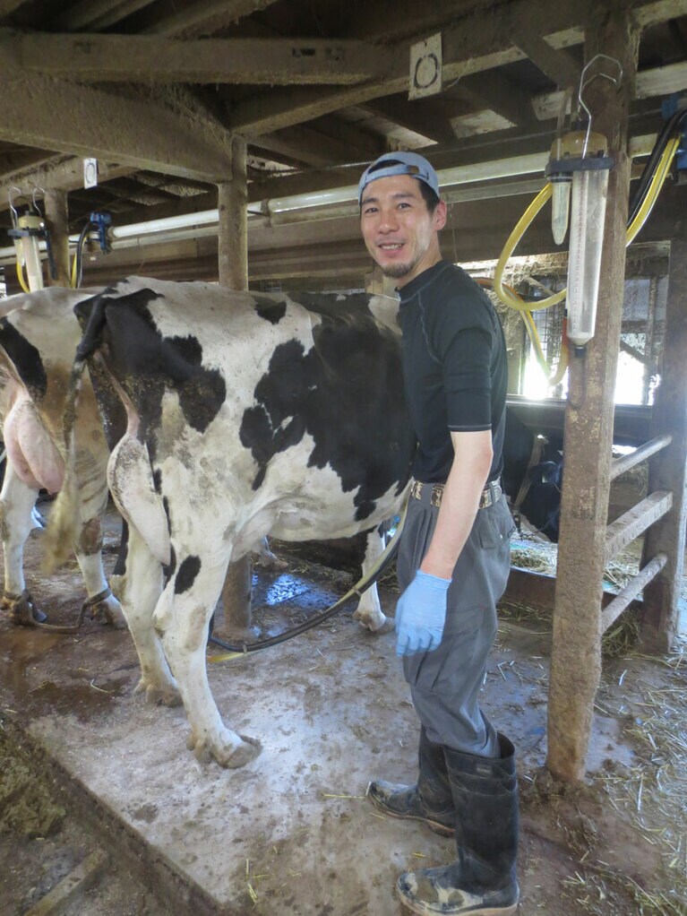 伊藤牧場の3代目、伊藤靖昌さん。