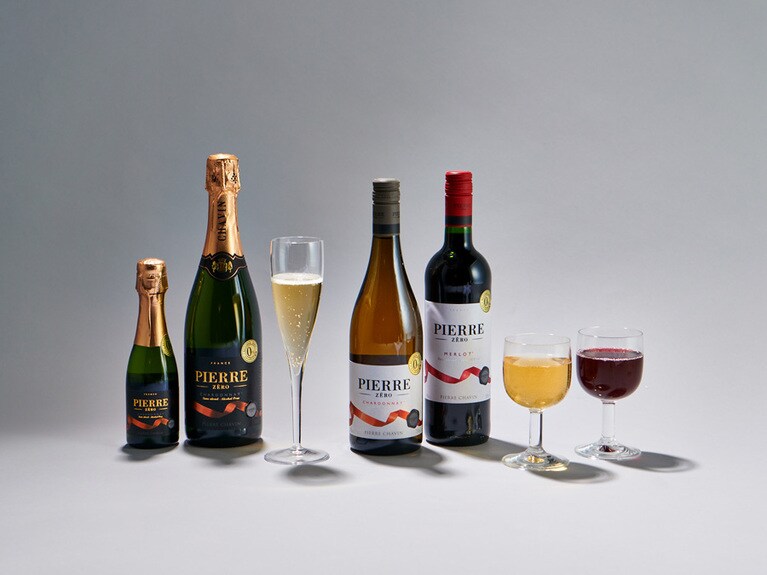 ピエール・ゼロ。左から:ブラン・ド・ブラン 594円(200ml)、1,404円(750ml)、シャルドネ、メルロー 各1,296円(各750ml)。