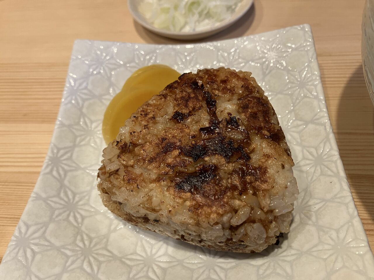 焼きおにぎりの香ばしさがたまらない