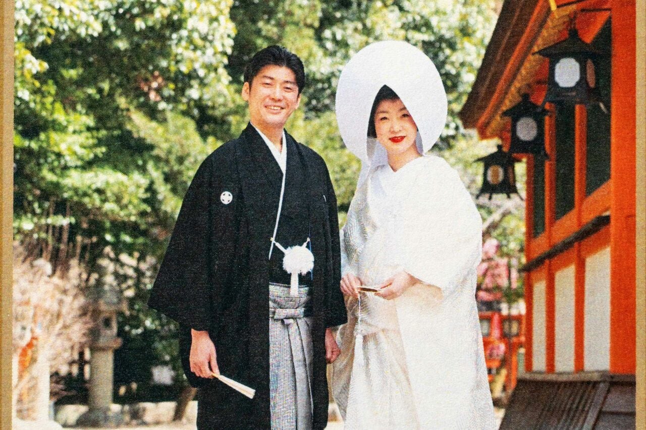 2016年、知晴さんとの結婚式。八坂神社にて。33歳（本人提供）