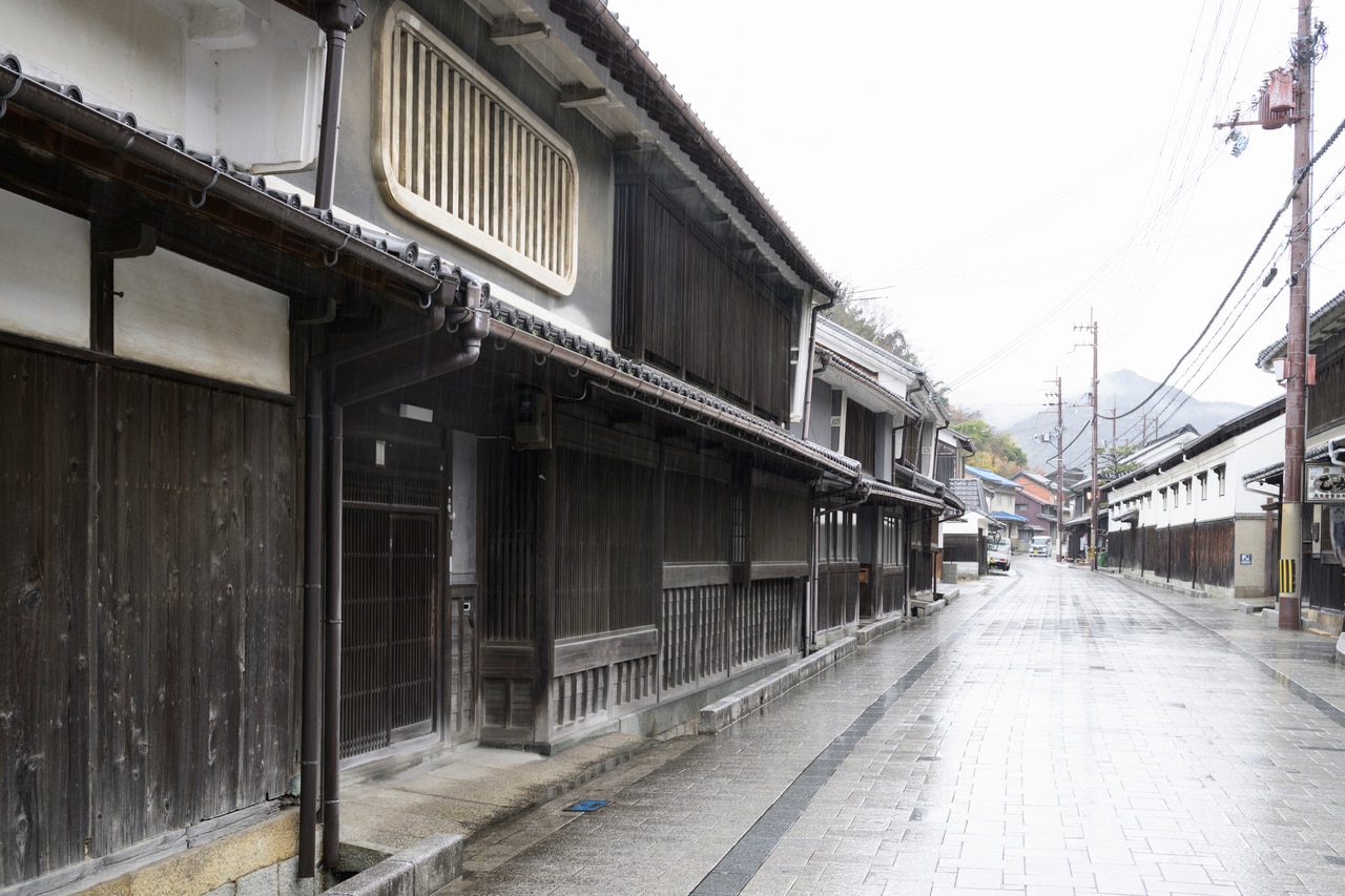 ノスタルジックな坂越エリアへ。