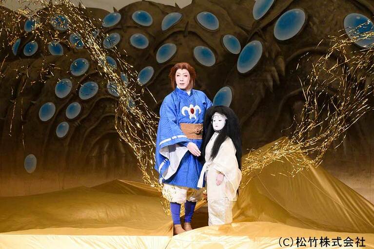 「腐海」に生息する巨大な虫「王蟲」の血を浴びてナウシカの衣裳の色が変わる場面で「引き抜き」という手法が使われる。